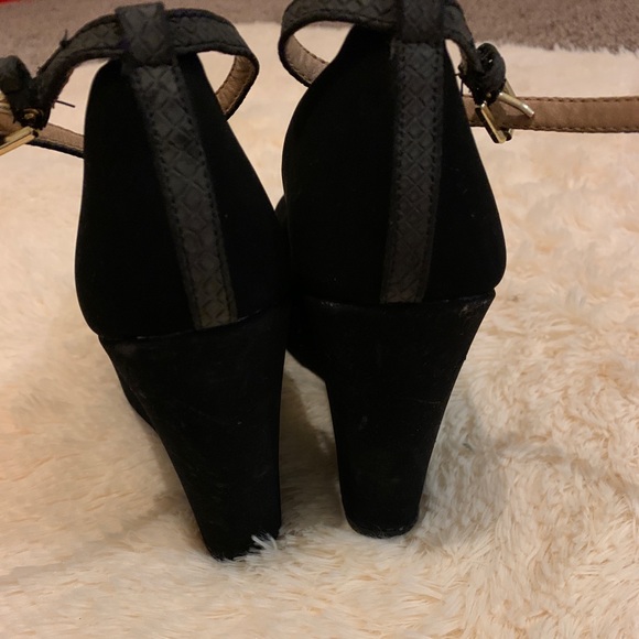 Black Wedges with ankle straps - Picture 5 of 8